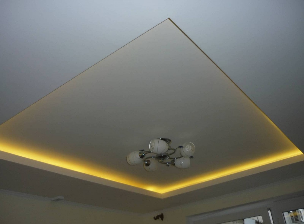 двух уровненные потолки из гипсокартона с подсветкой